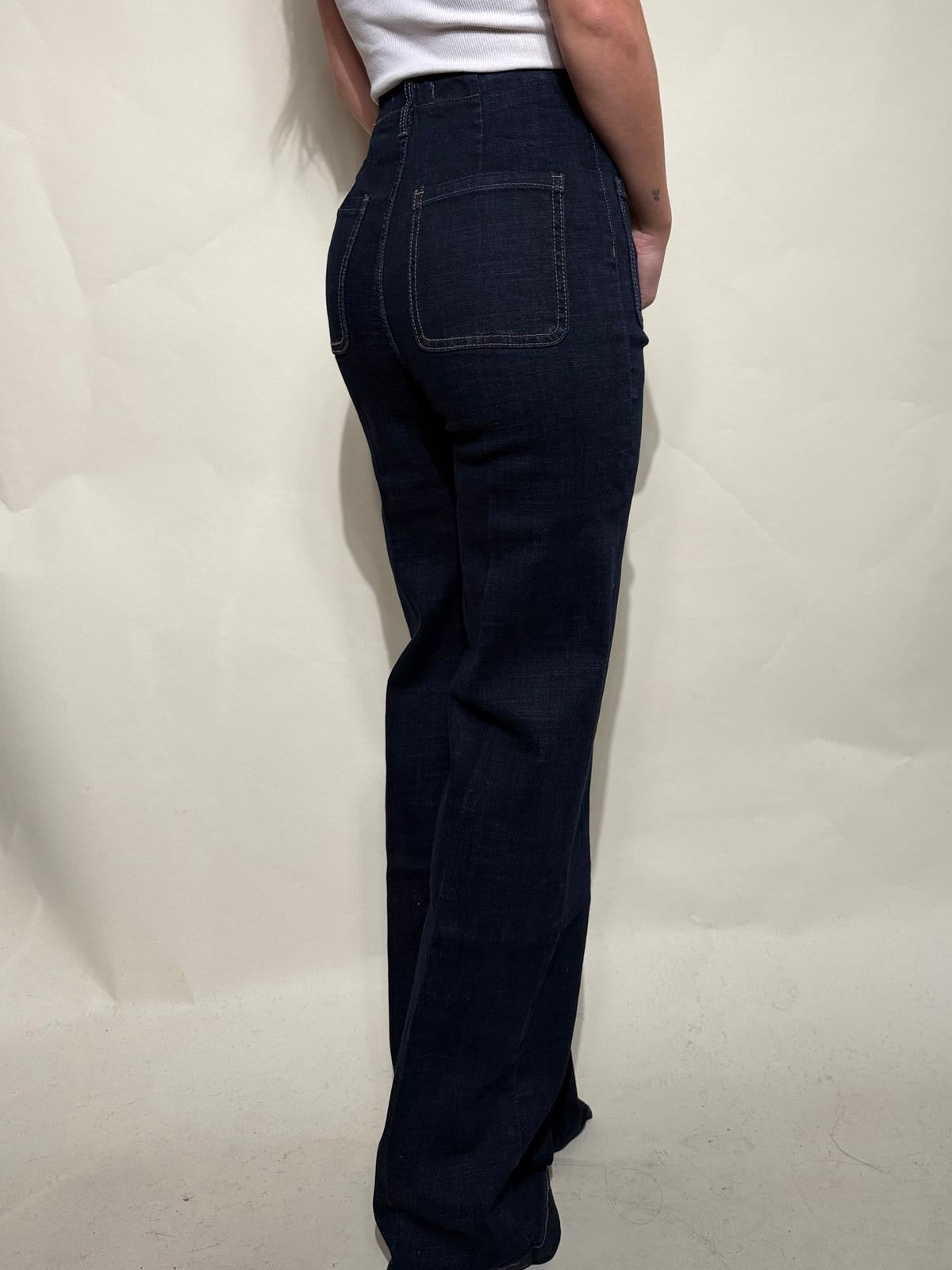 Jean flare bleu foncé avec poches frontales